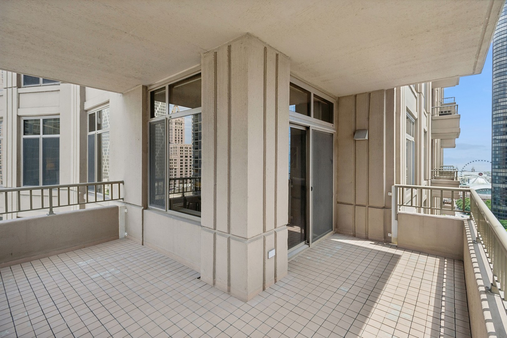 530 N LAKE SHORE Drive Unit: 2009
