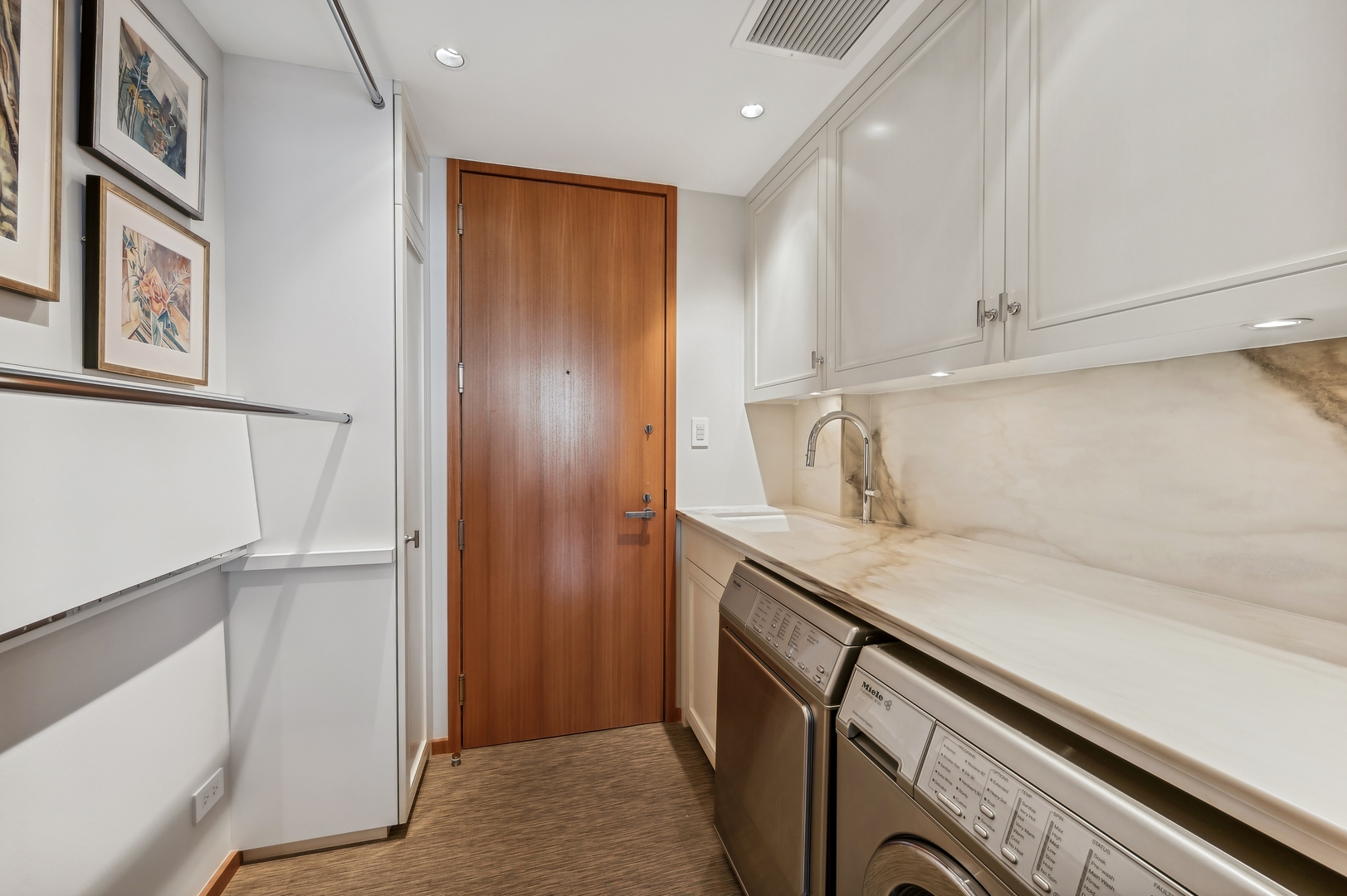 180 E PEARSON Street Unit: 4904