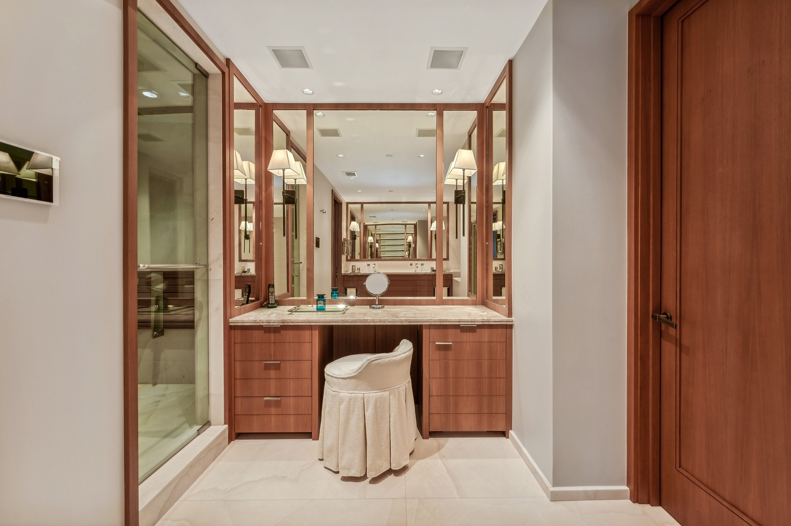 180 E PEARSON Street Unit: 4904