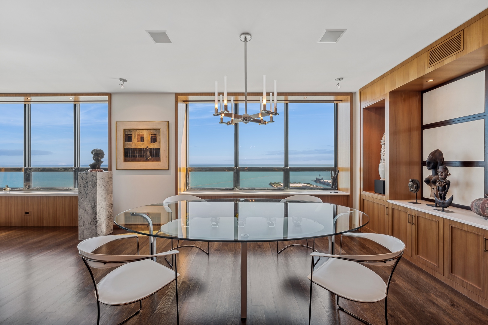 180 E PEARSON Street Unit: 4904