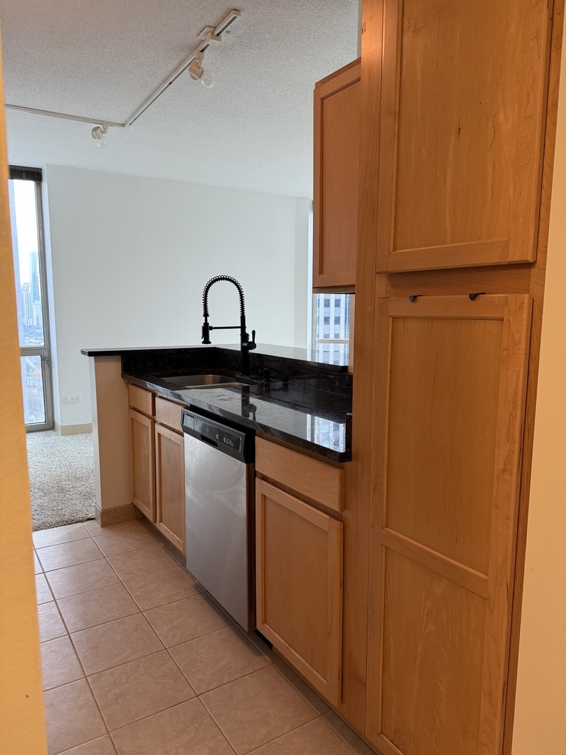 222 N COLUMBUS Drive Unit: 2102
