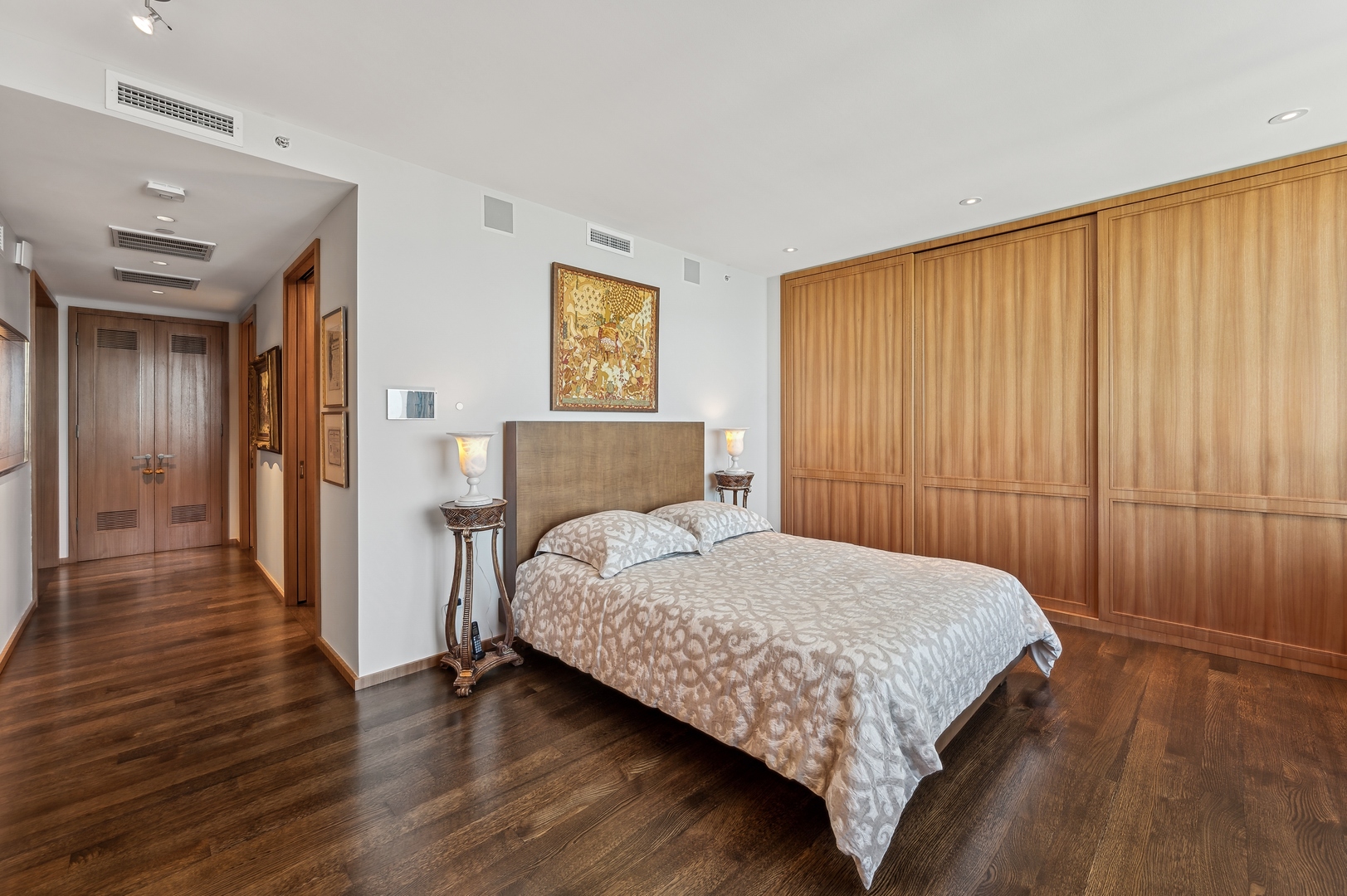 180 E PEARSON Street Unit: 4904