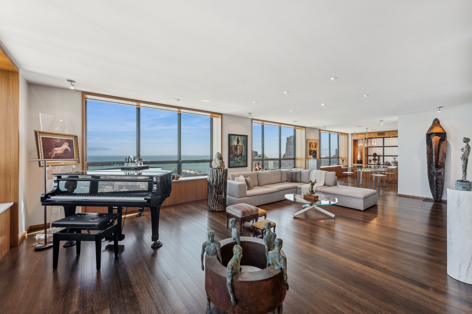 180 E PEARSON Street Unit: 4904