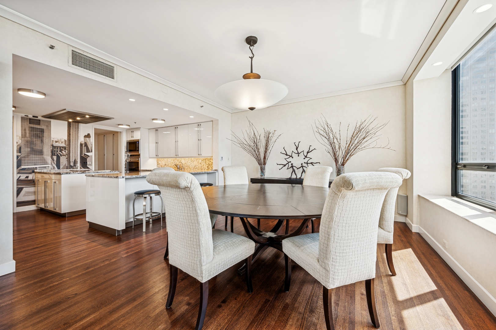 180 E PEARSON Street Unit: 3701