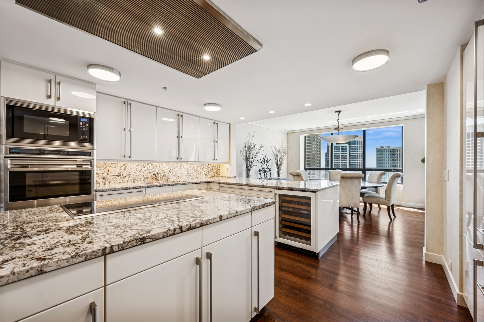 180 E PEARSON Street Unit: 3701