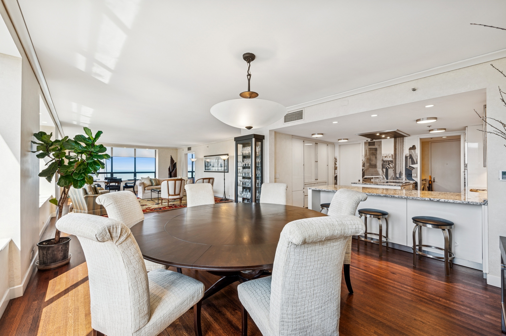 180 E PEARSON Street Unit: 3701