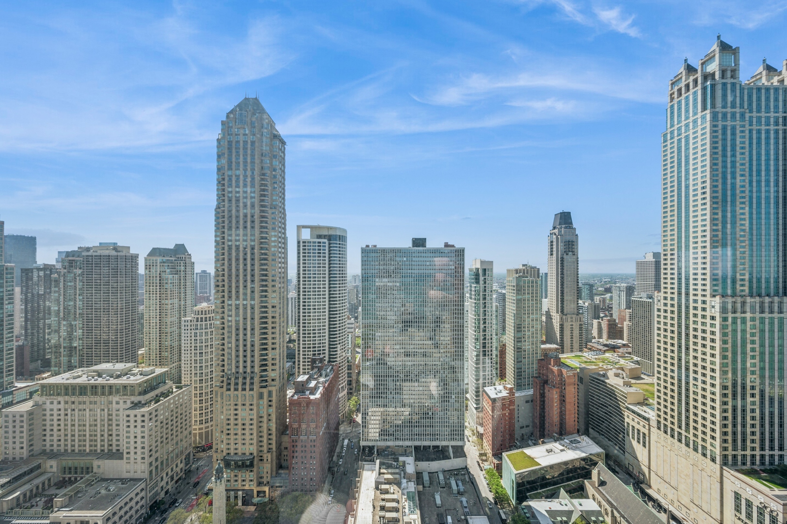 180 E PEARSON Street Unit: 3701