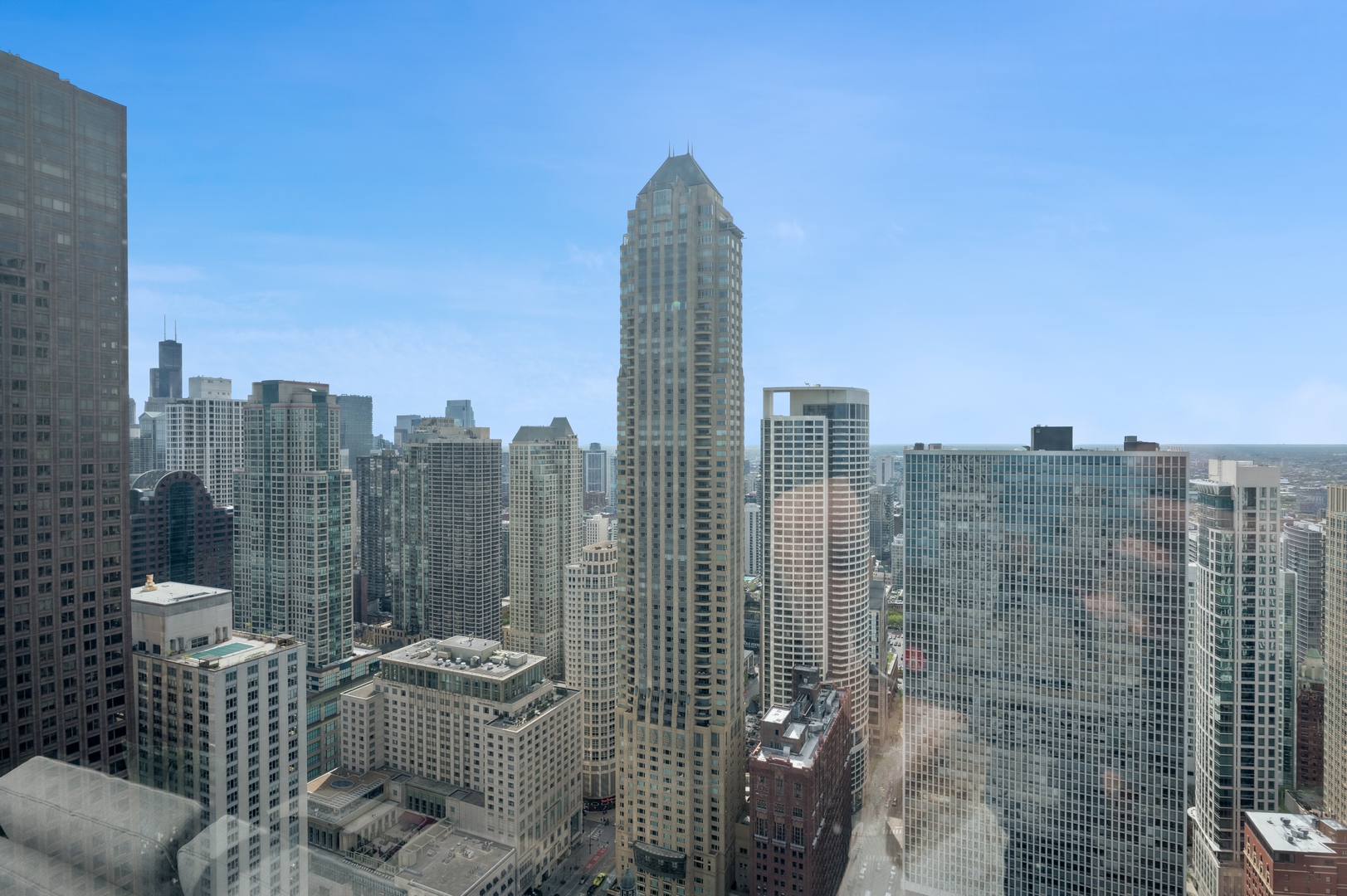 180 E PEARSON Street Unit: 3701