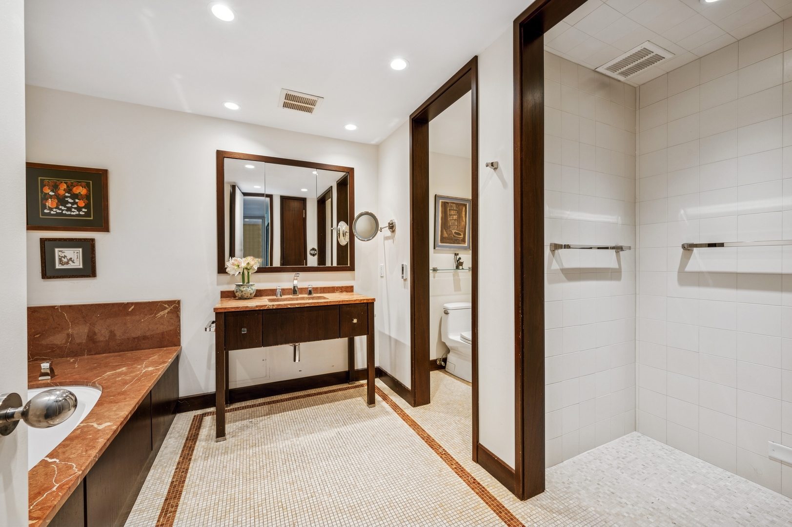 180 E PEARSON Street Unit: 3701