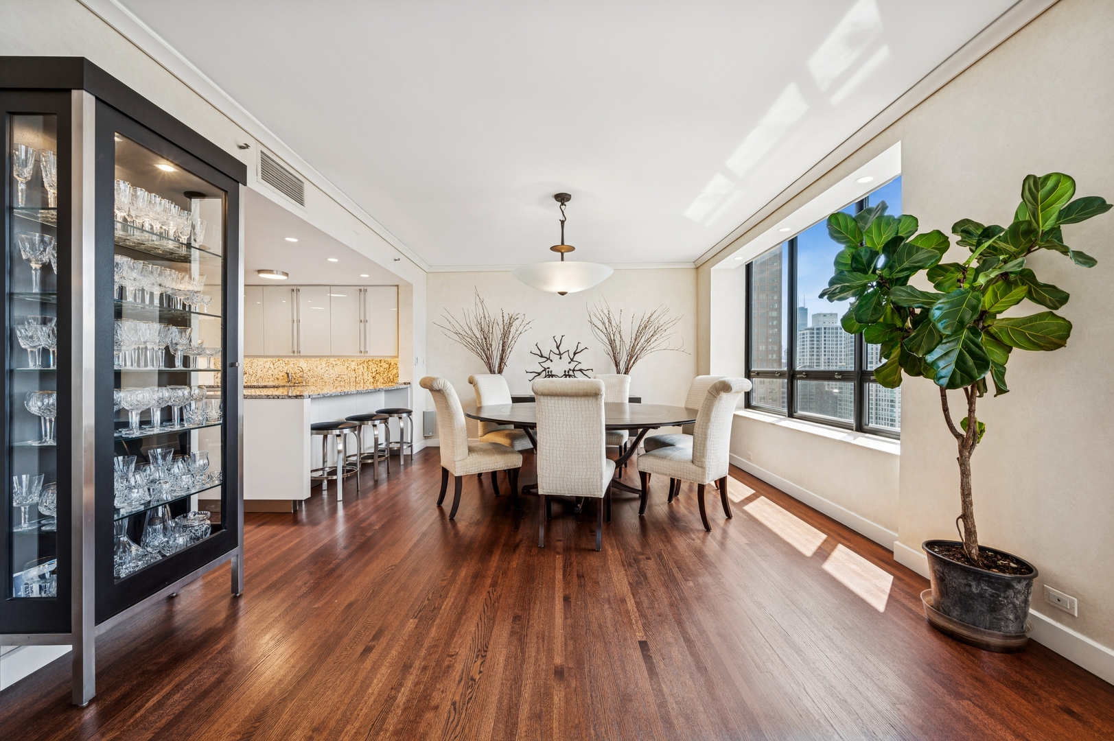 180 E PEARSON Street Unit: 3701