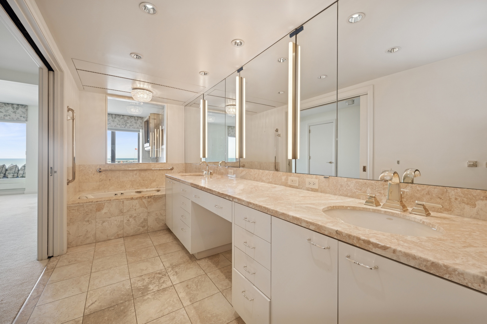 161 E Chicago Avenue Unit: 32A