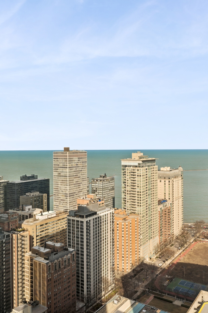 161 E Chicago Avenue Unit: 32A
