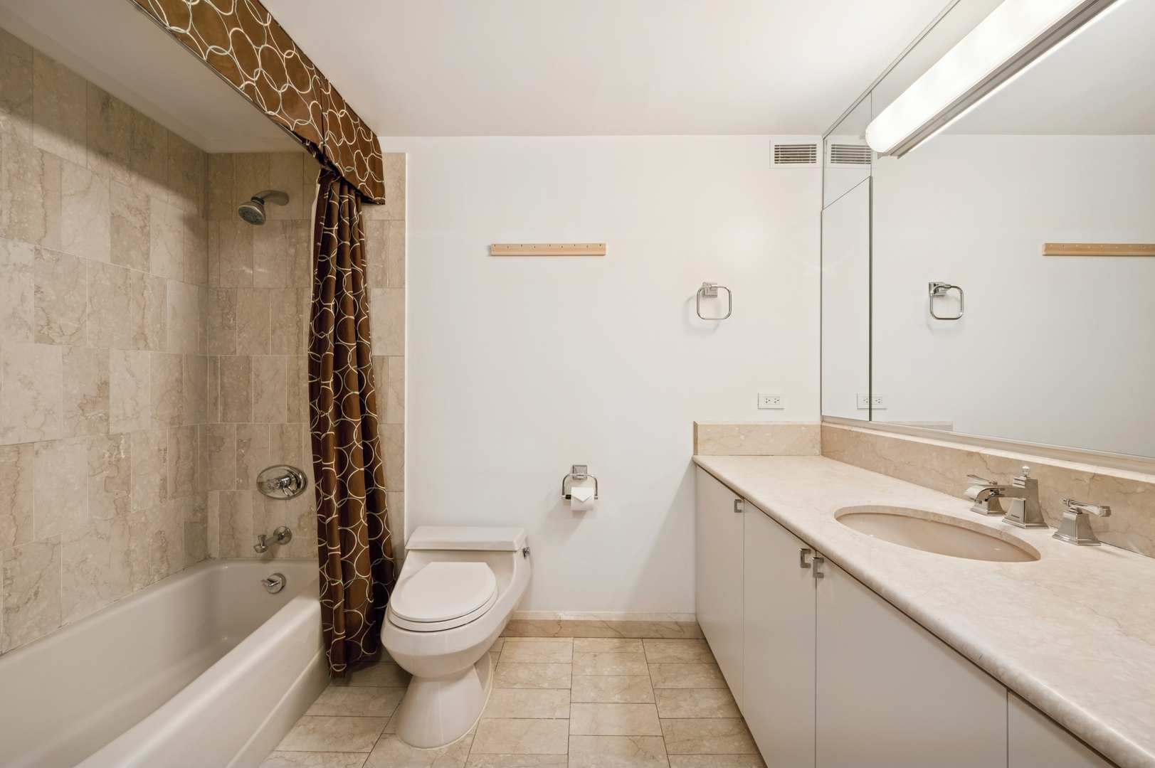 161 E Chicago Avenue Unit: 32A
