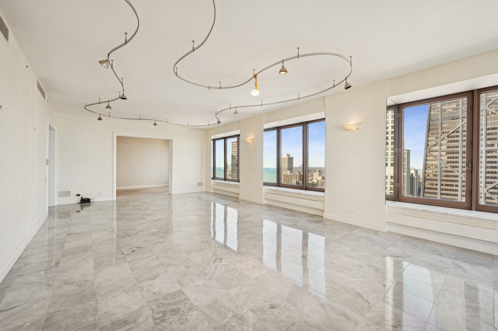 161 E Chicago Avenue Unit: 32A