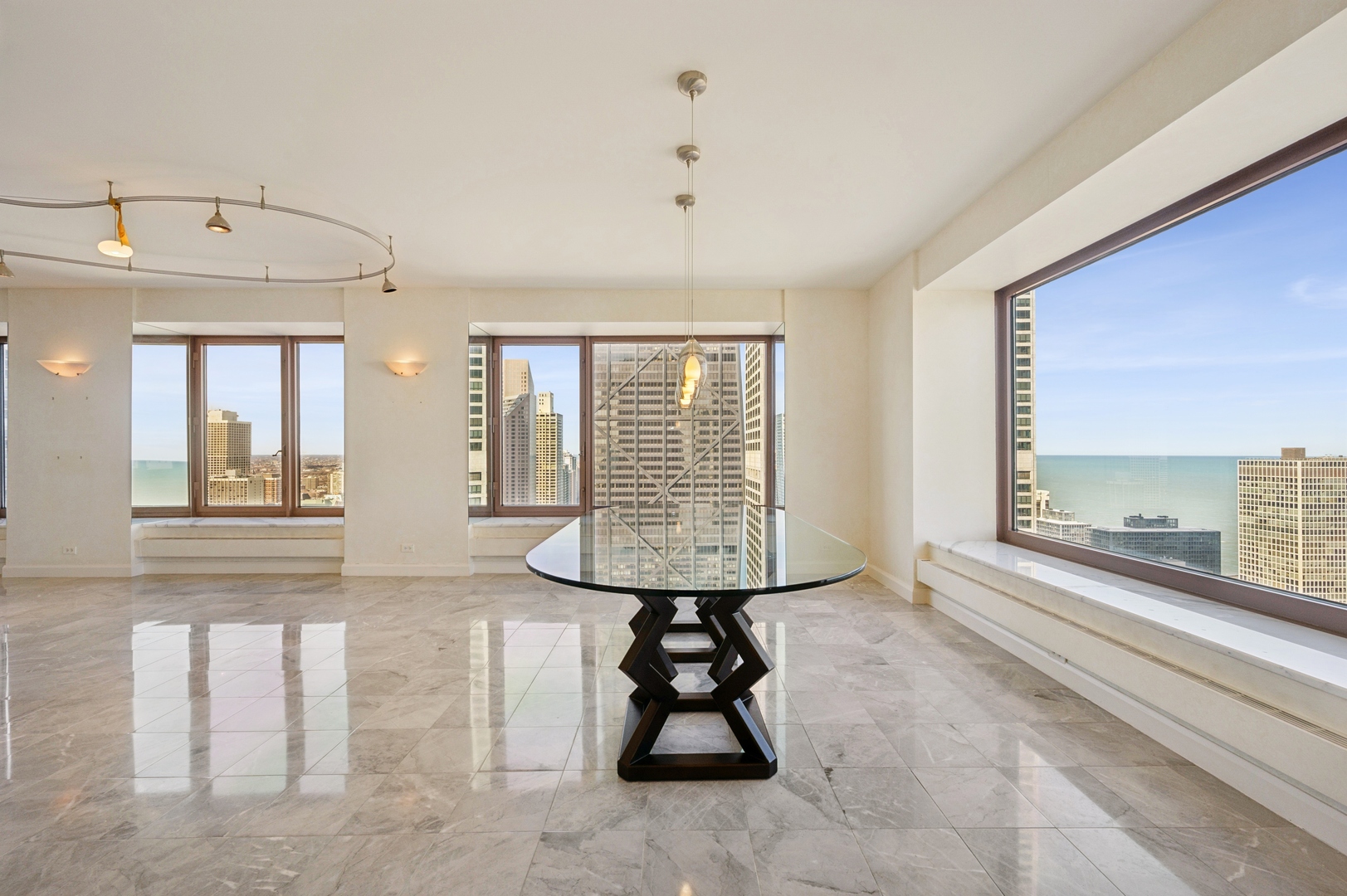161 E Chicago Avenue Unit: 32A