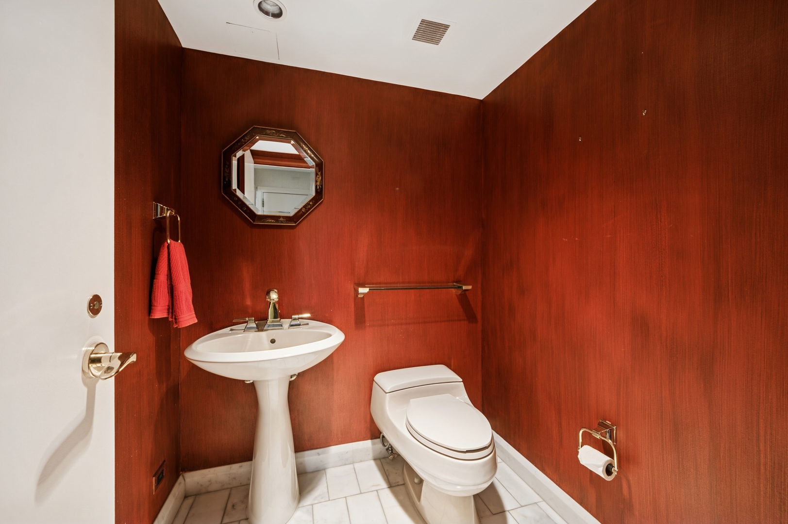 161 E Chicago Avenue Unit: 32A