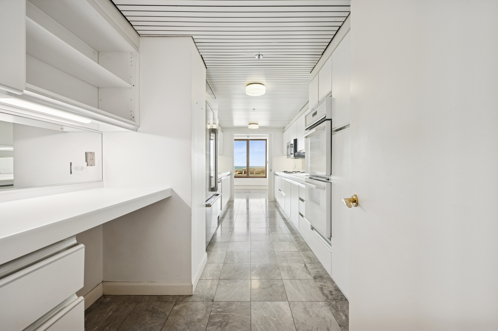 161 E Chicago Avenue Unit: 32A