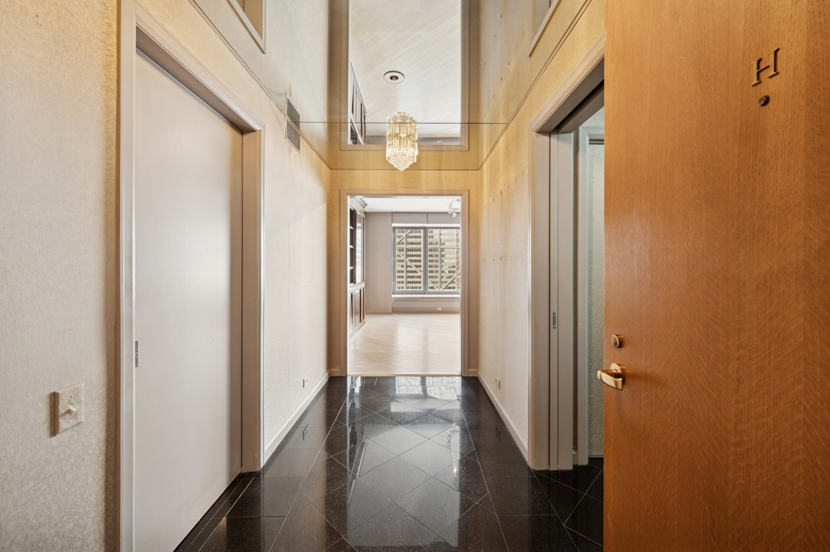 161 E Chicago Avenue Unit: 32A