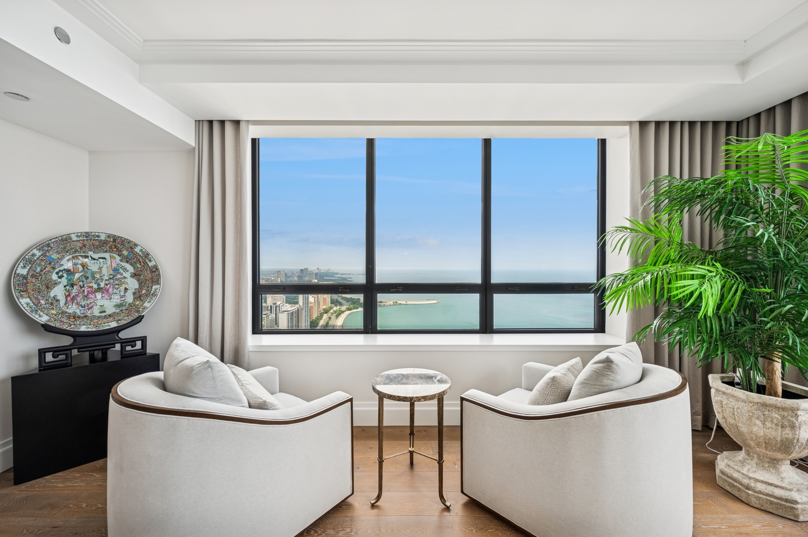 180 E PEARSON Street Unit: 5603