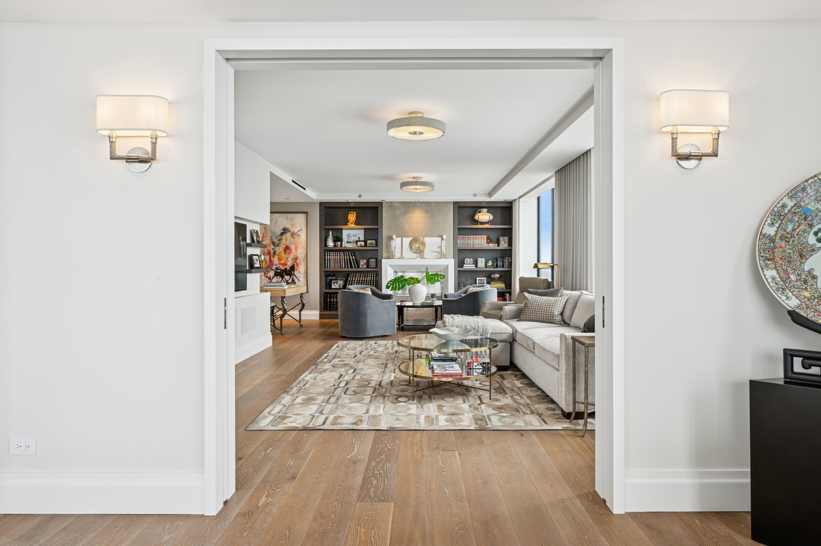 180 E PEARSON Street Unit: 5603