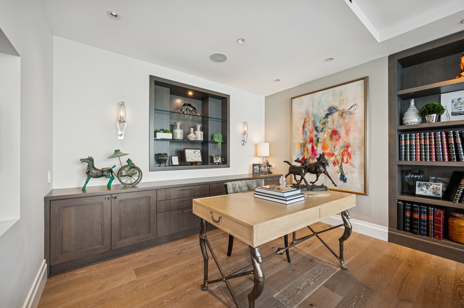 180 E PEARSON Street Unit: 5603