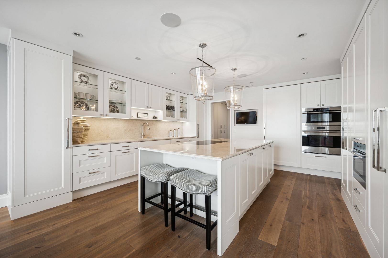 180 E PEARSON Street Unit: 5603