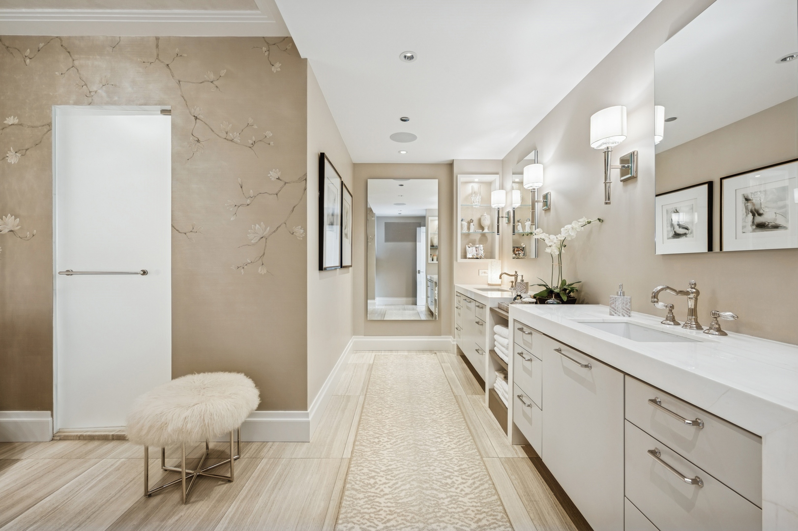 180 E PEARSON Street Unit: 5603