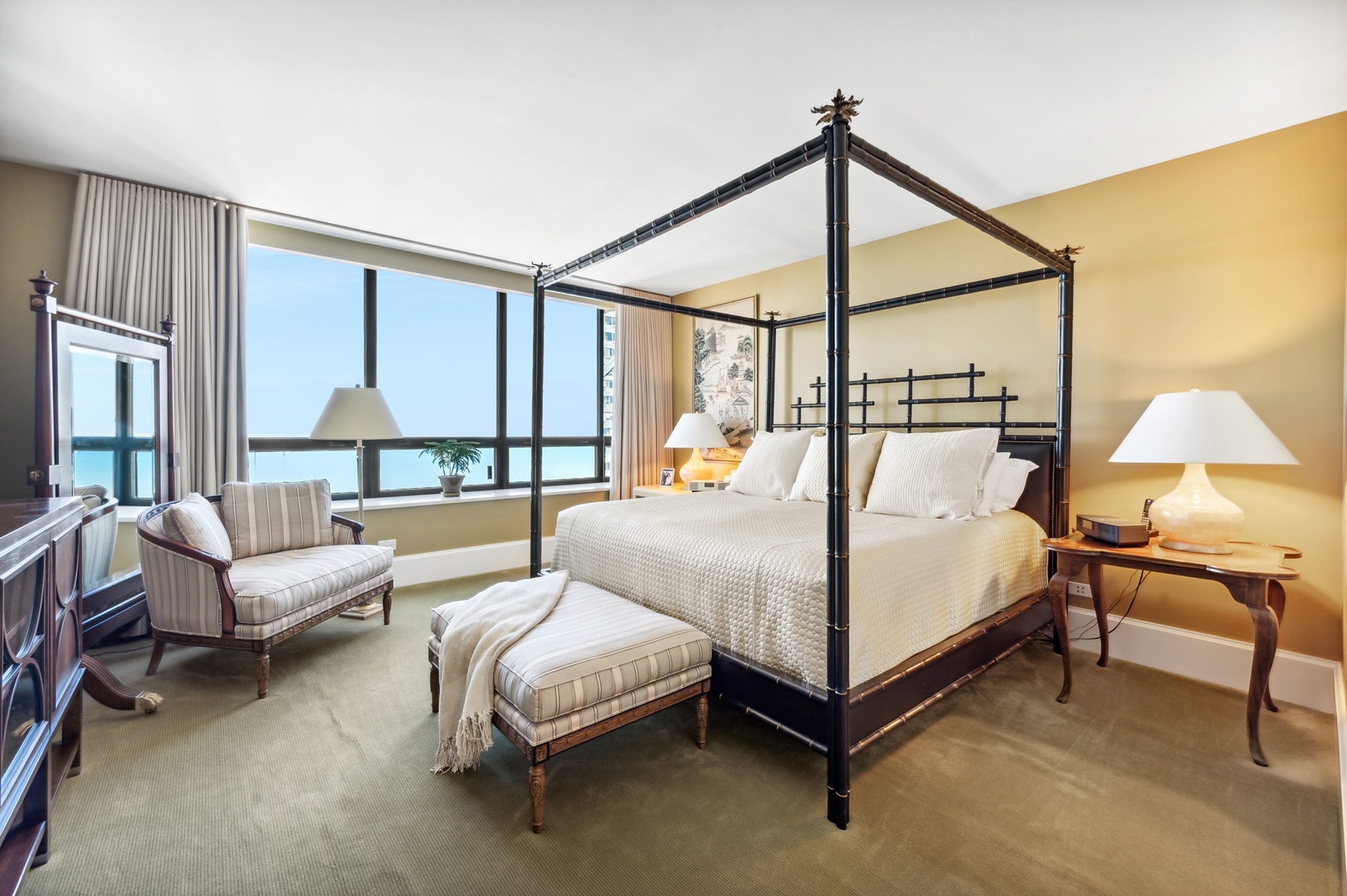 180 E PEARSON Street Unit: 5902