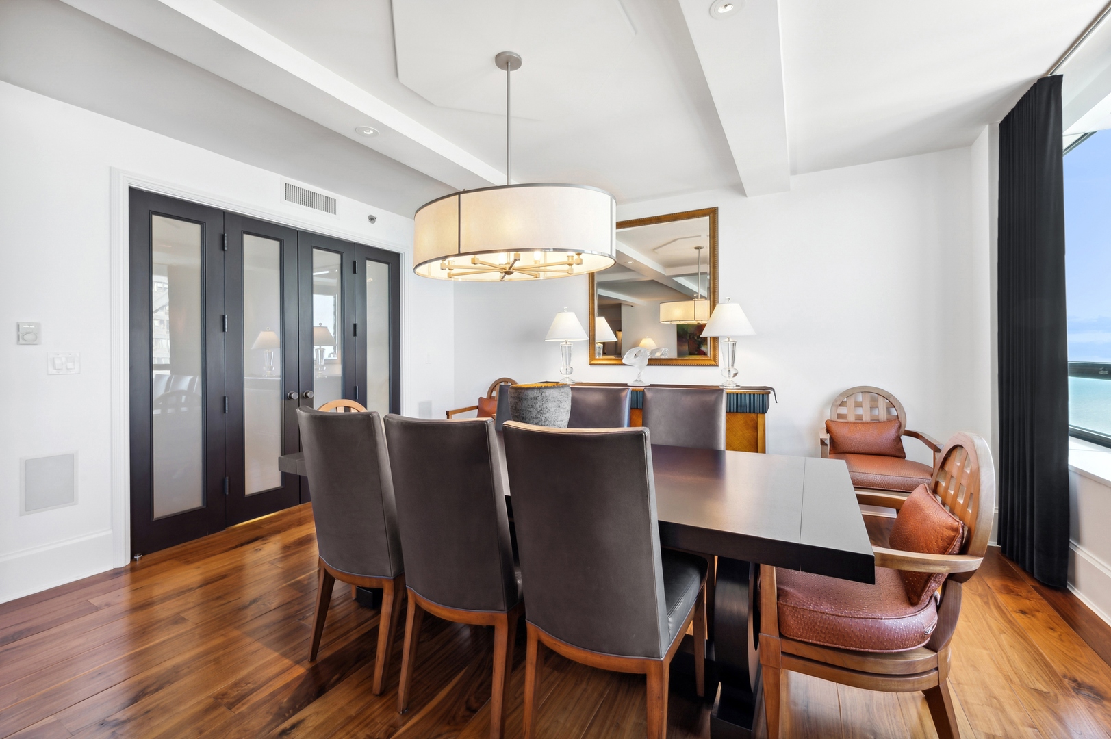 180 E PEARSON Street Unit: 5902