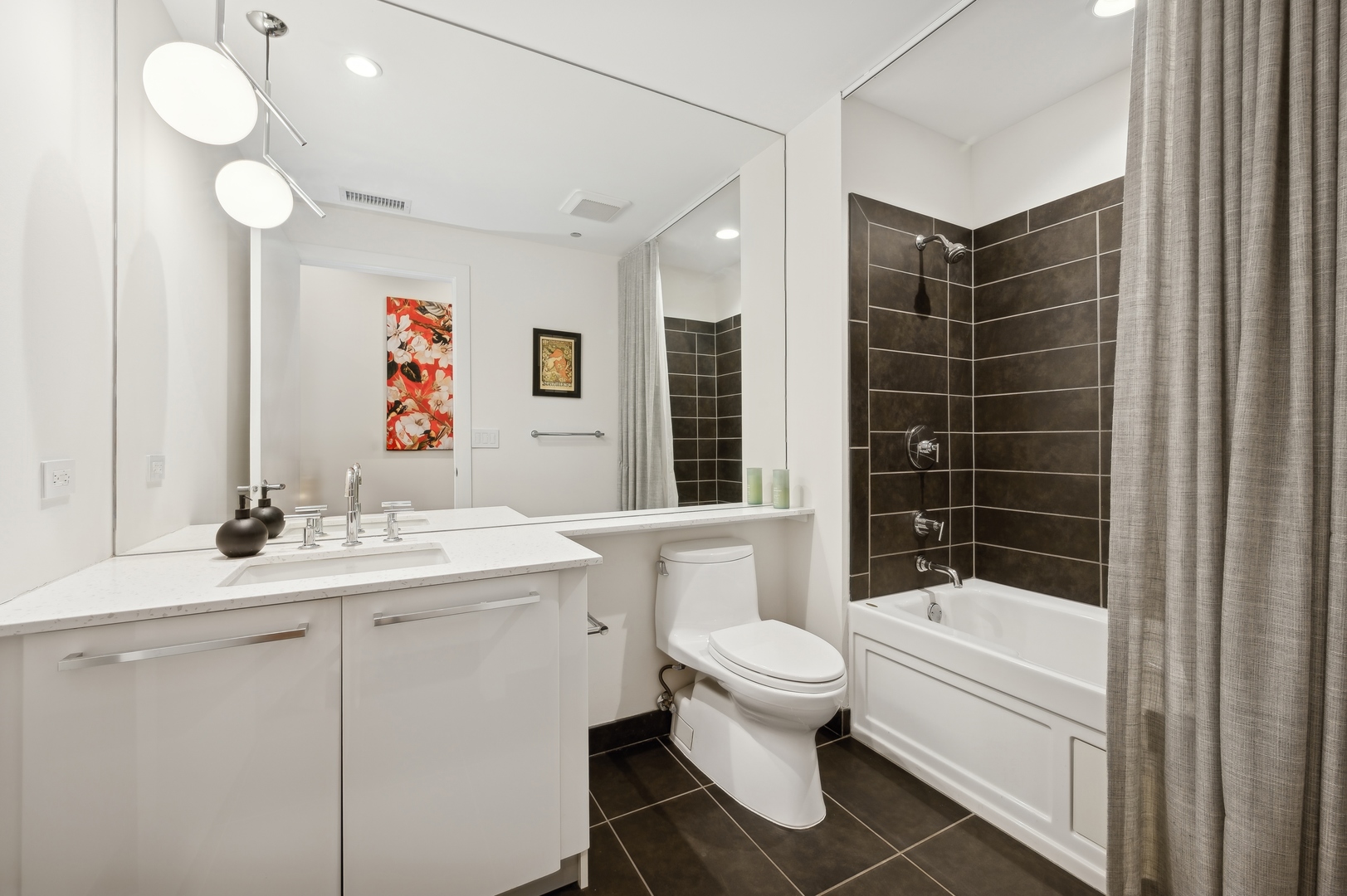 110 W Superior Street Unit: 2301