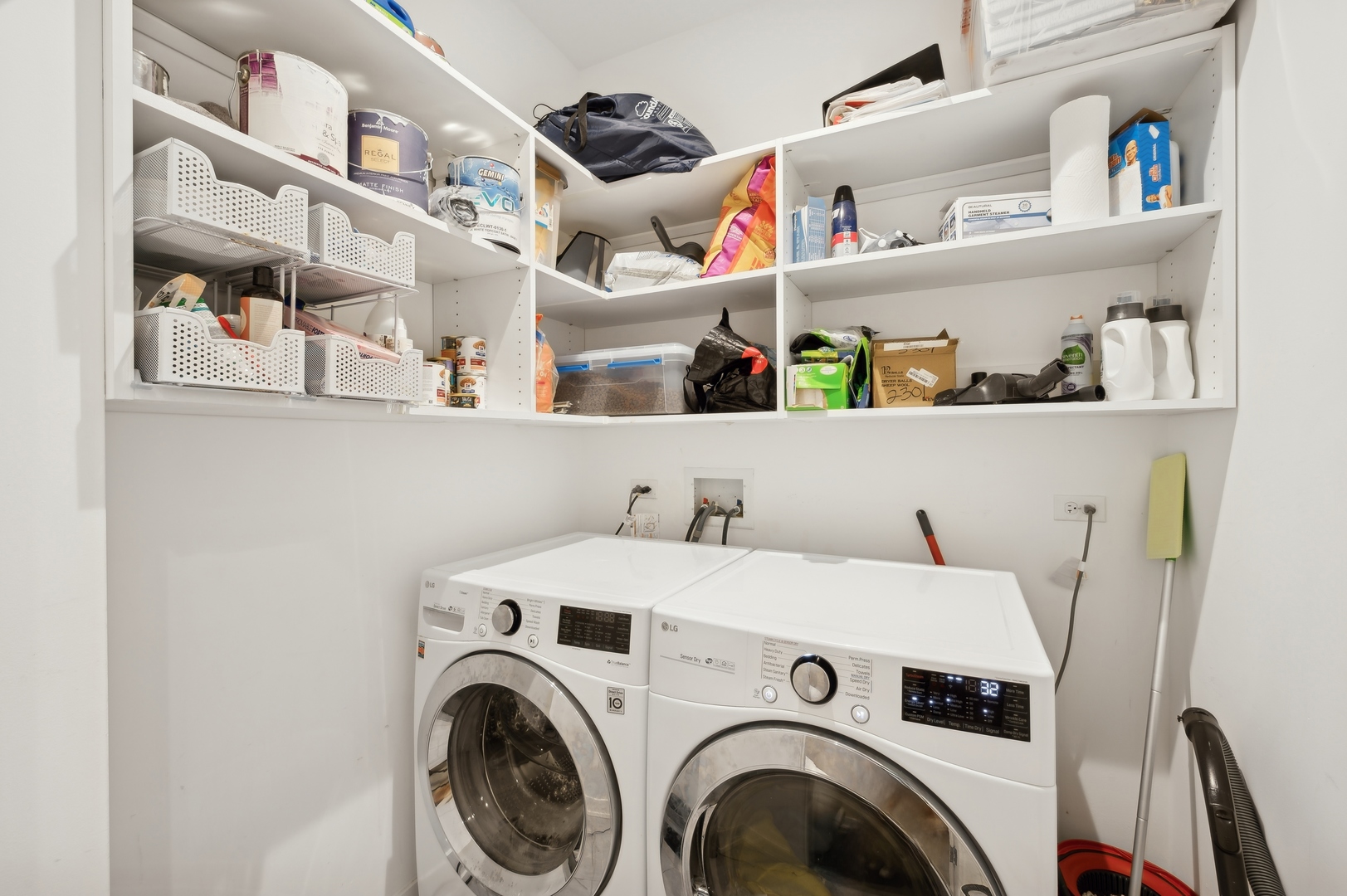 110 W Superior Street Unit: 2301