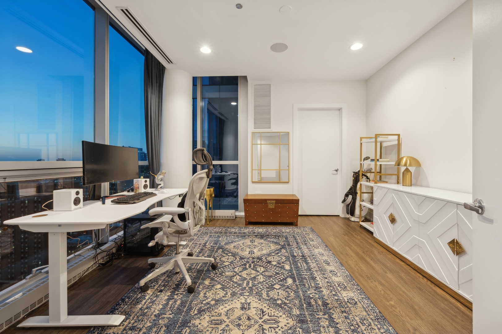 110 W Superior Street Unit: 2301