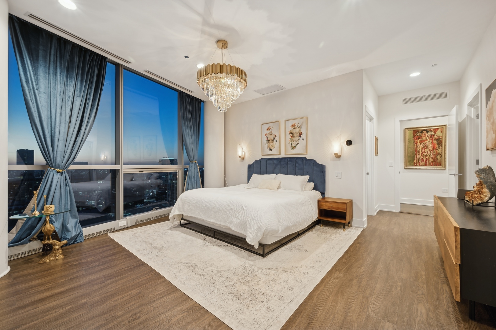 110 W Superior Street Unit: 2301