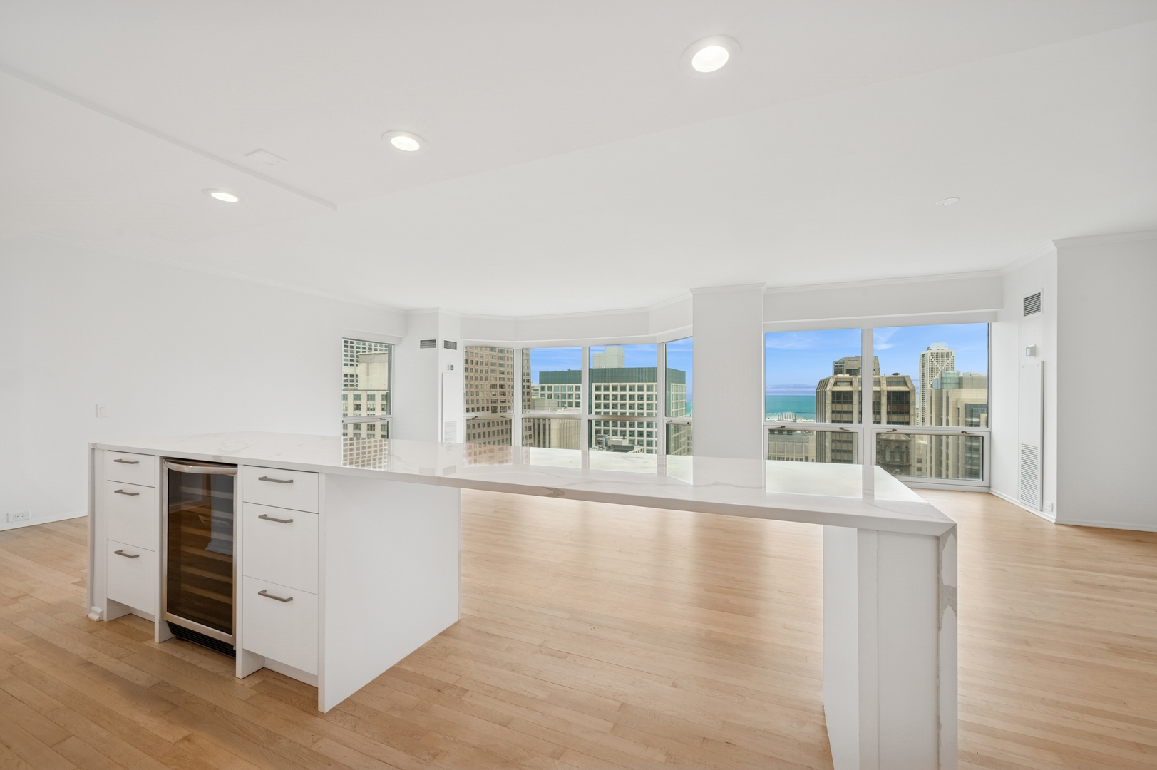 100 E Huron Street Unit: 2804