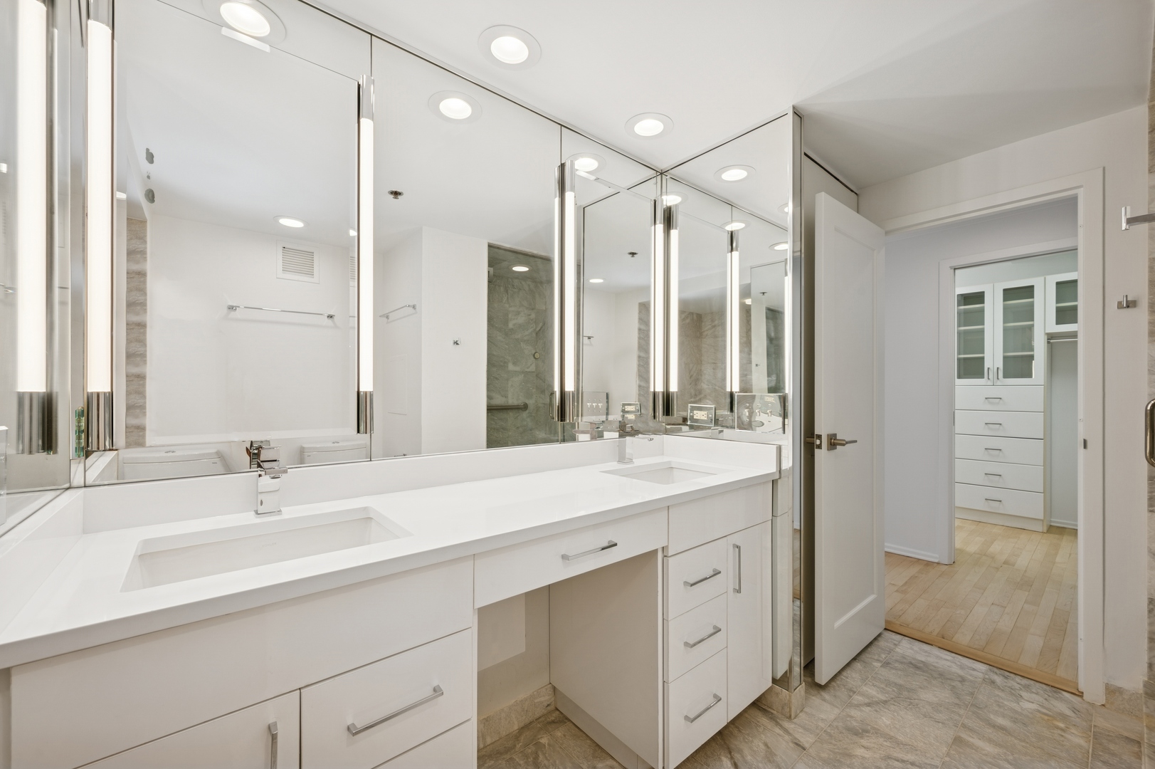 100 E Huron Street Unit: 2804