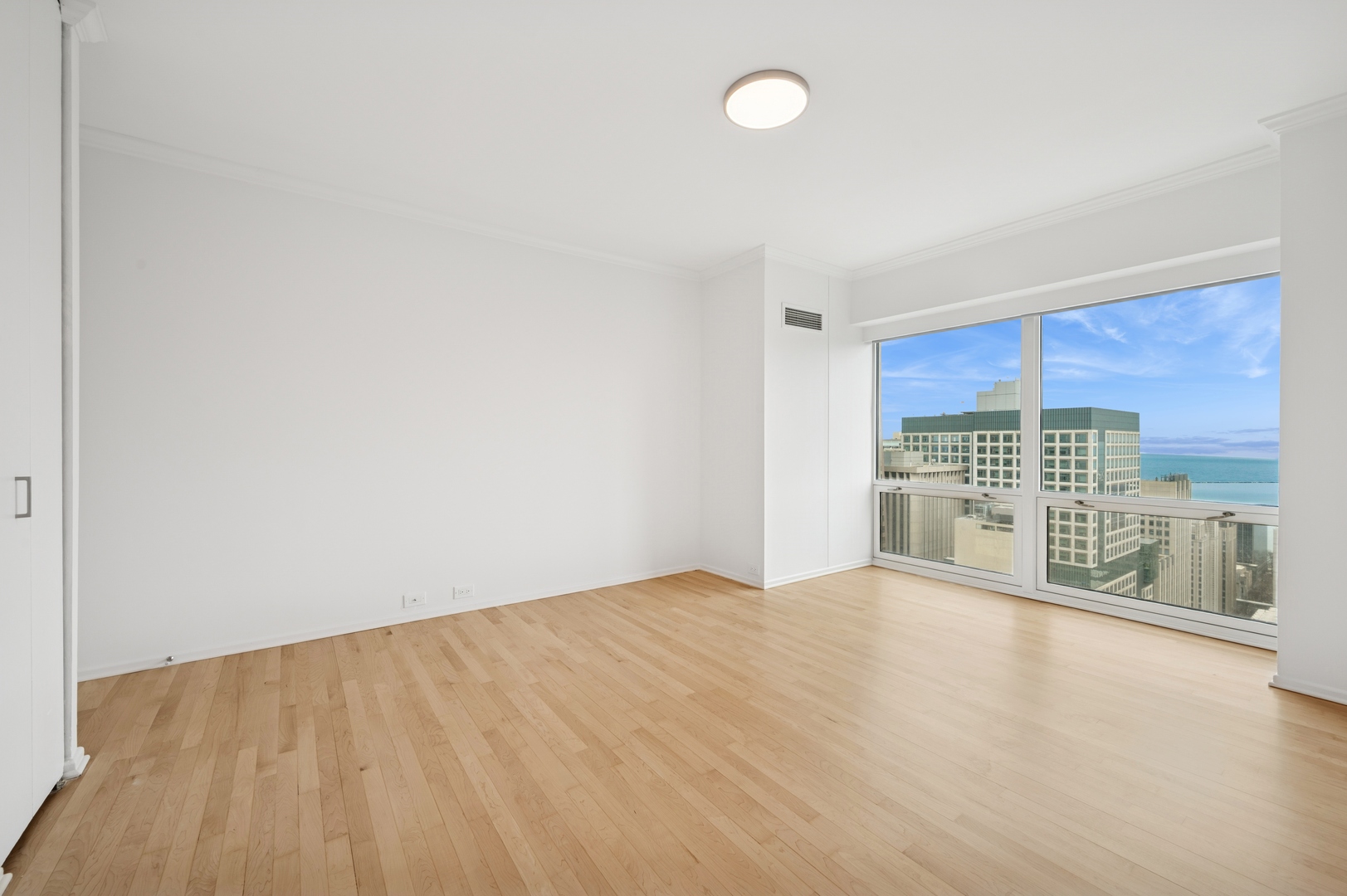 100 E Huron Street Unit: 2804