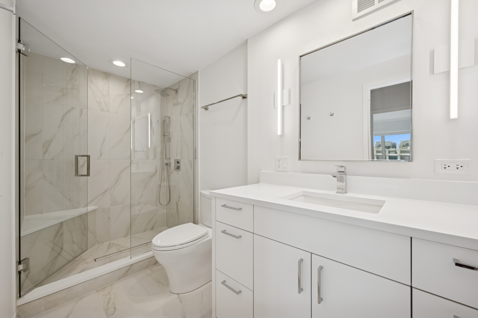 100 E Huron Street Unit: 2804