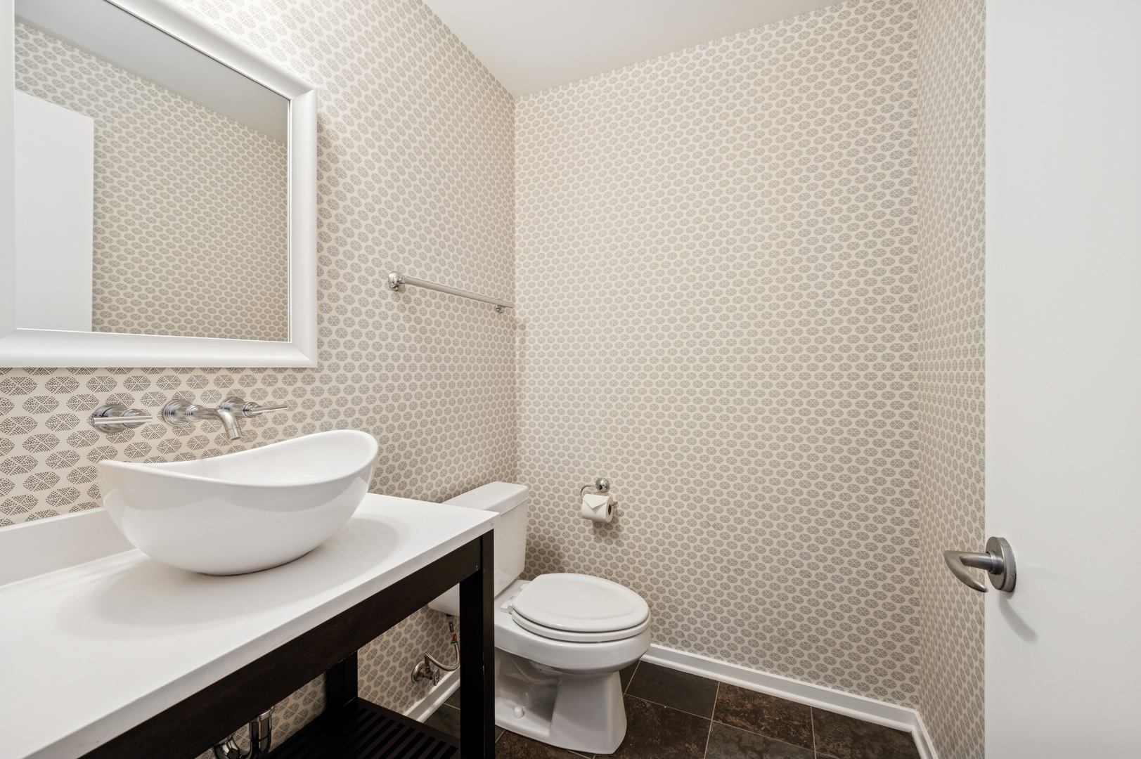 500 W SUPERIOR Street Unit: 805