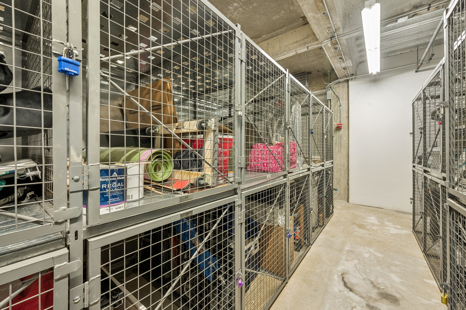 500 W SUPERIOR Street Unit: 805