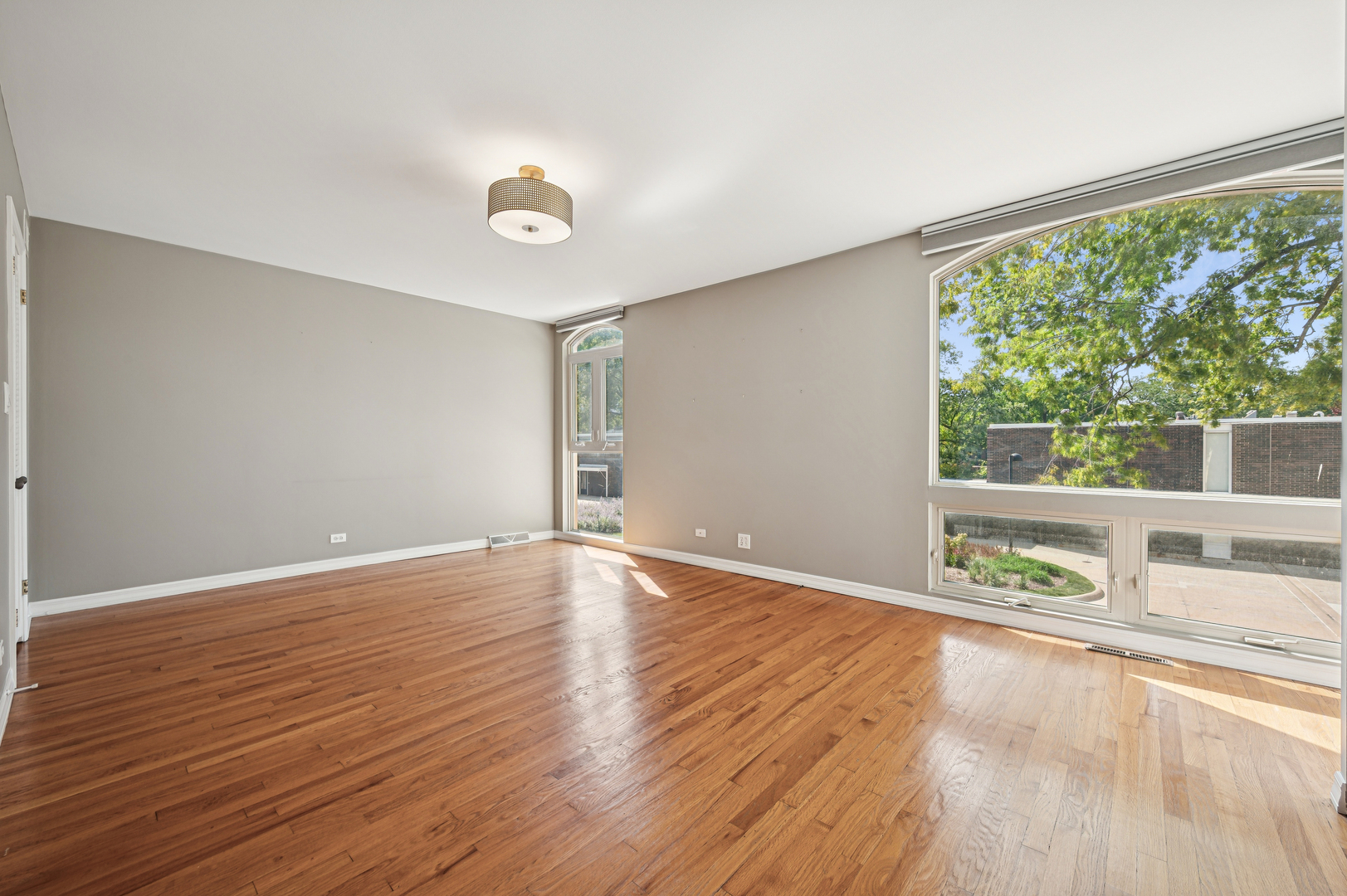 1333 N Sandburg Terrace