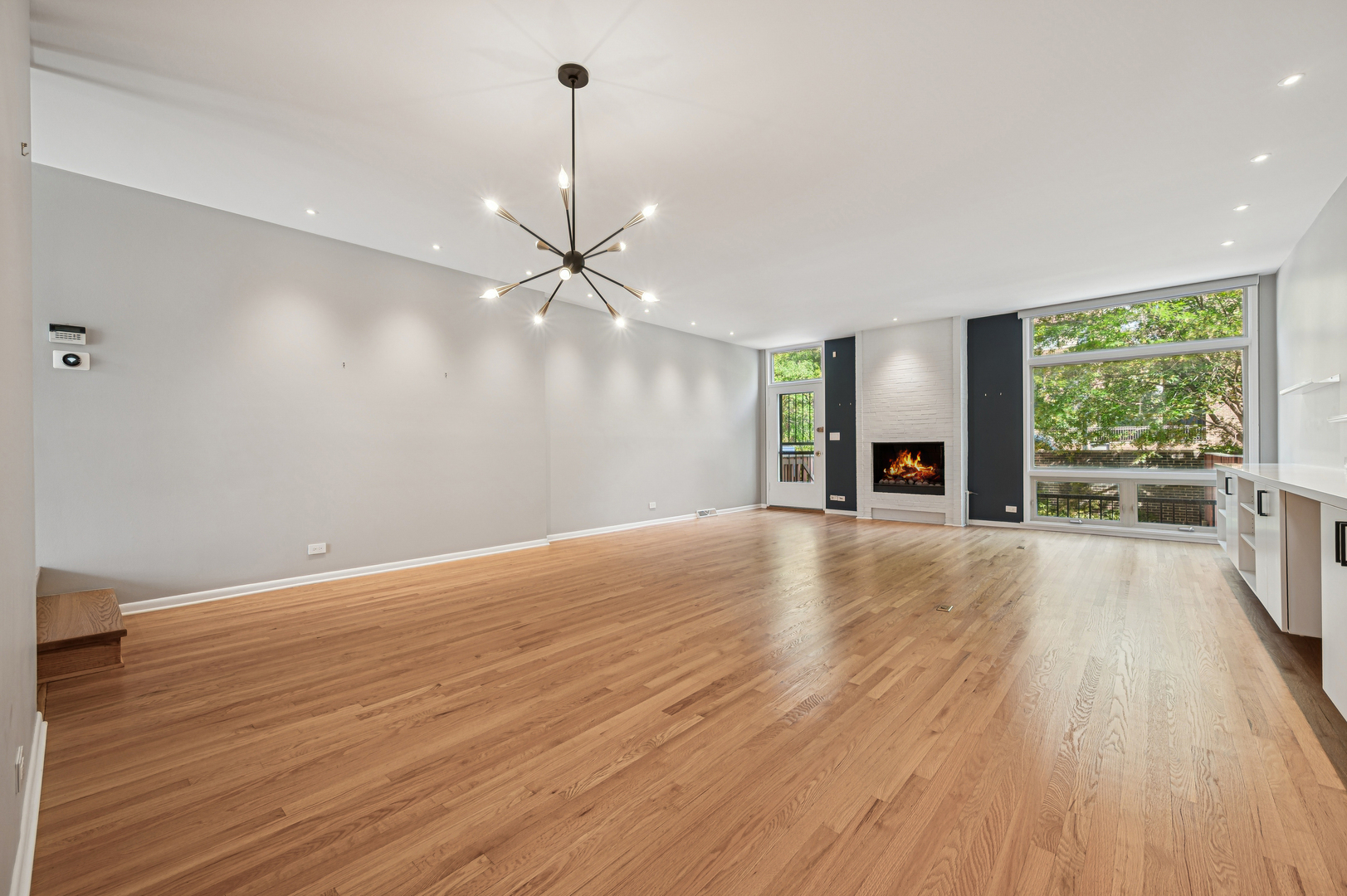 1333 N Sandburg Terrace