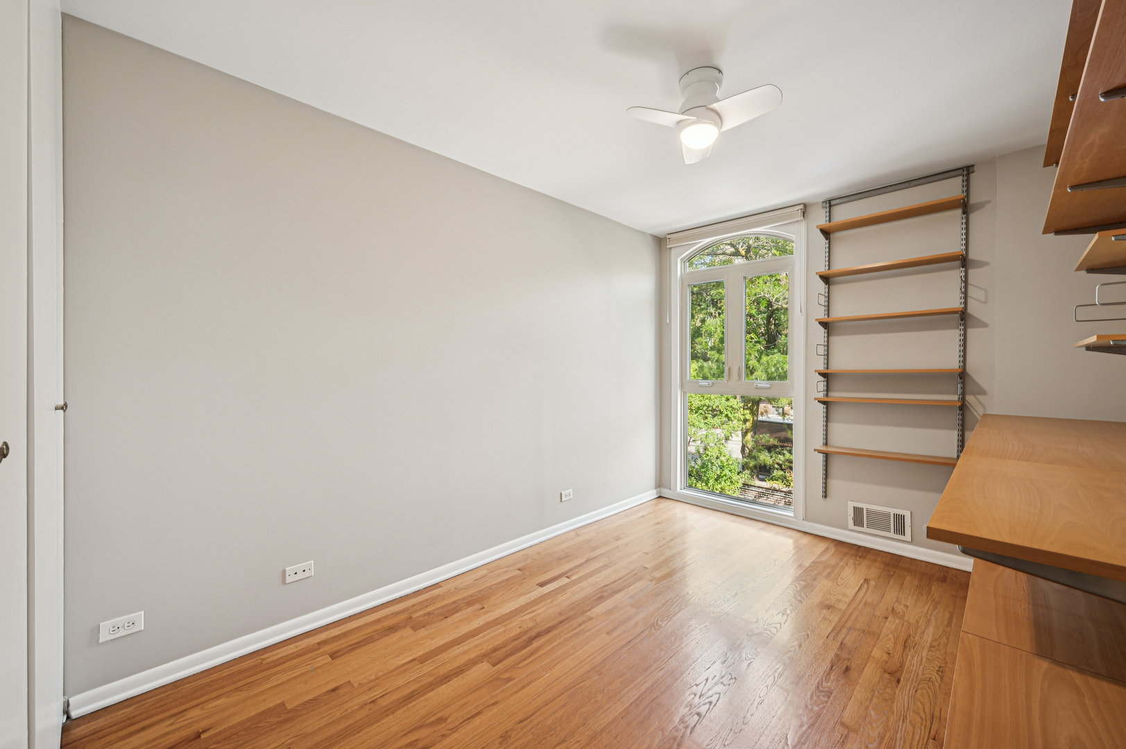 1333 N Sandburg Terrace