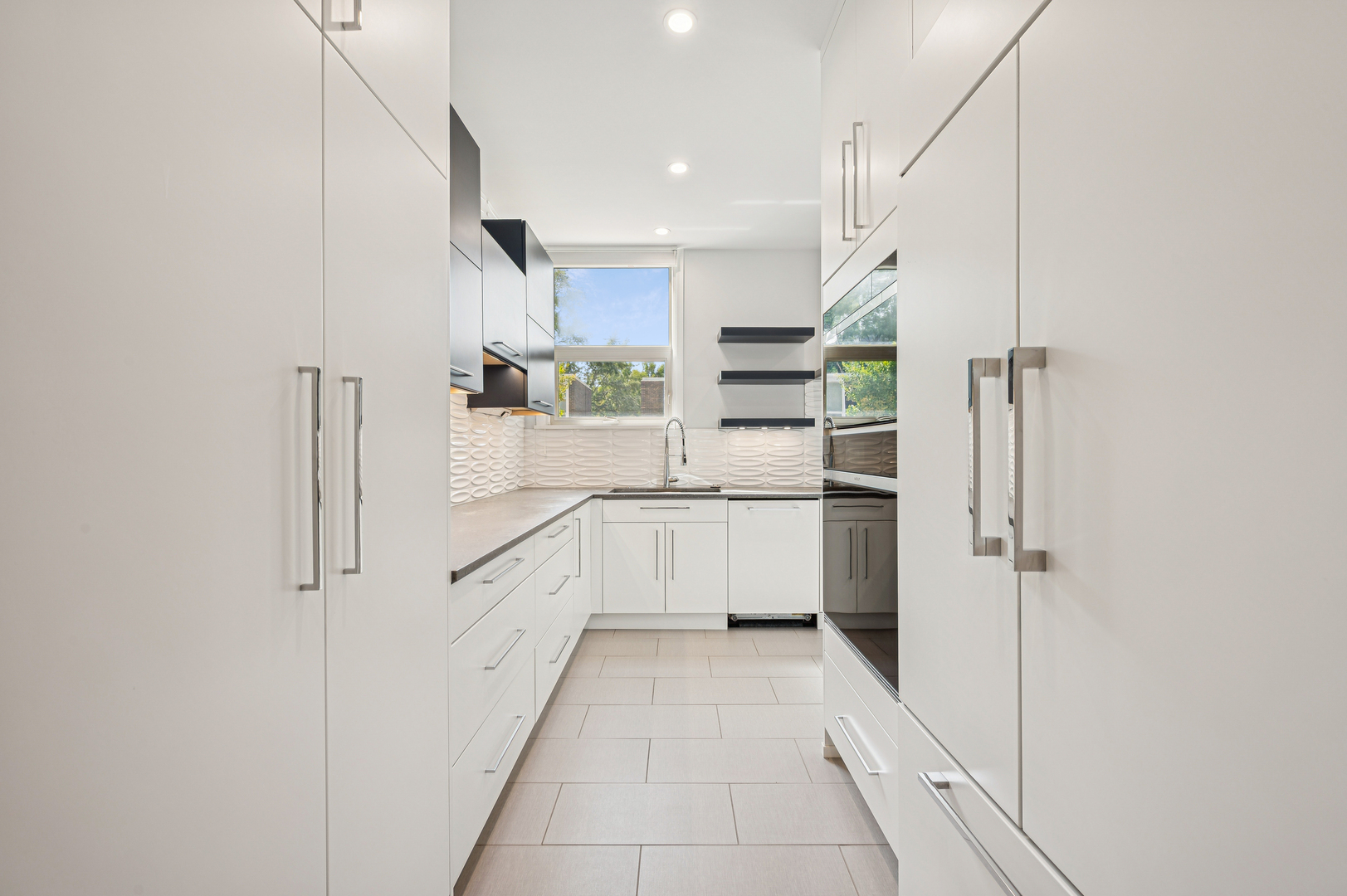 1333 N Sandburg Terrace