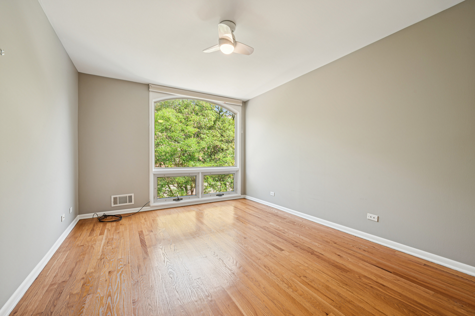 1333 N Sandburg Terrace