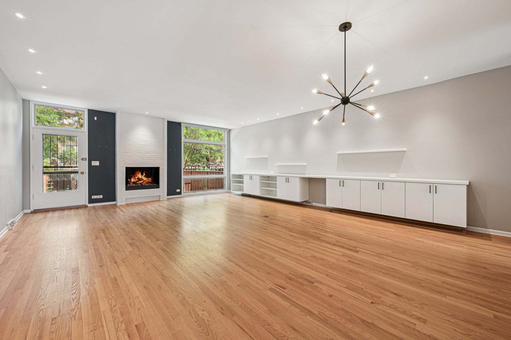 1333 N Sandburg Terrace