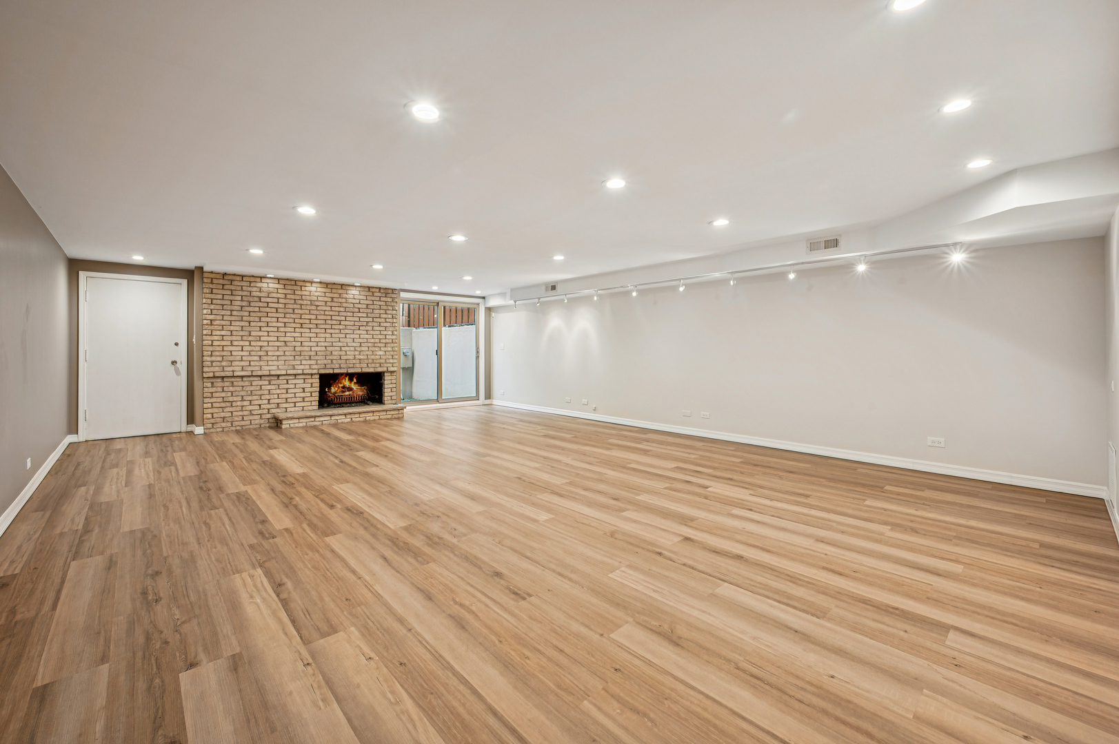 1333 N Sandburg Terrace