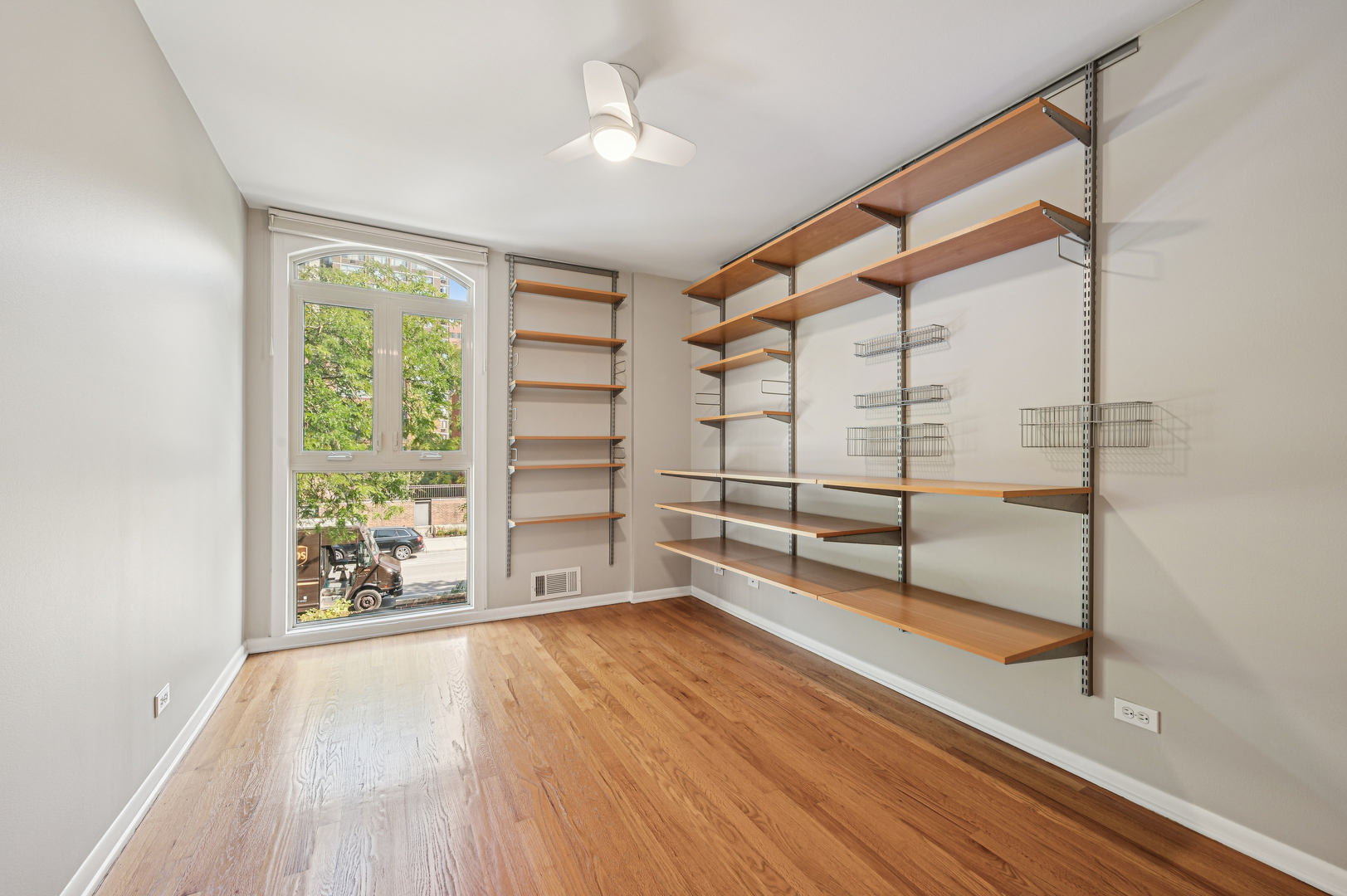 1333 N Sandburg Terrace