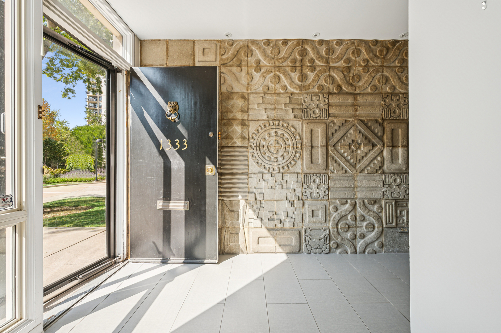 1333 N Sandburg Terrace