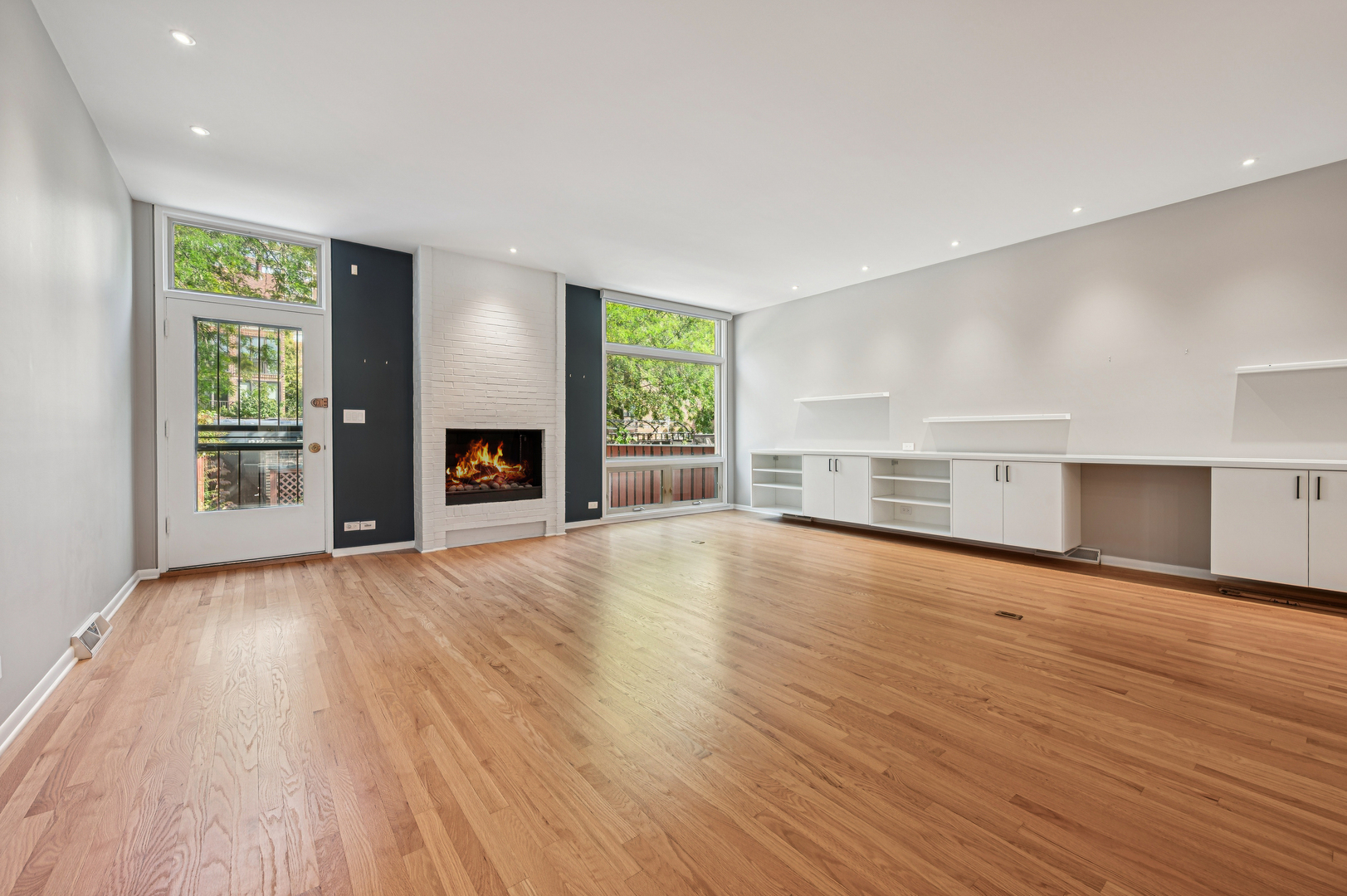 1333 N Sandburg Terrace