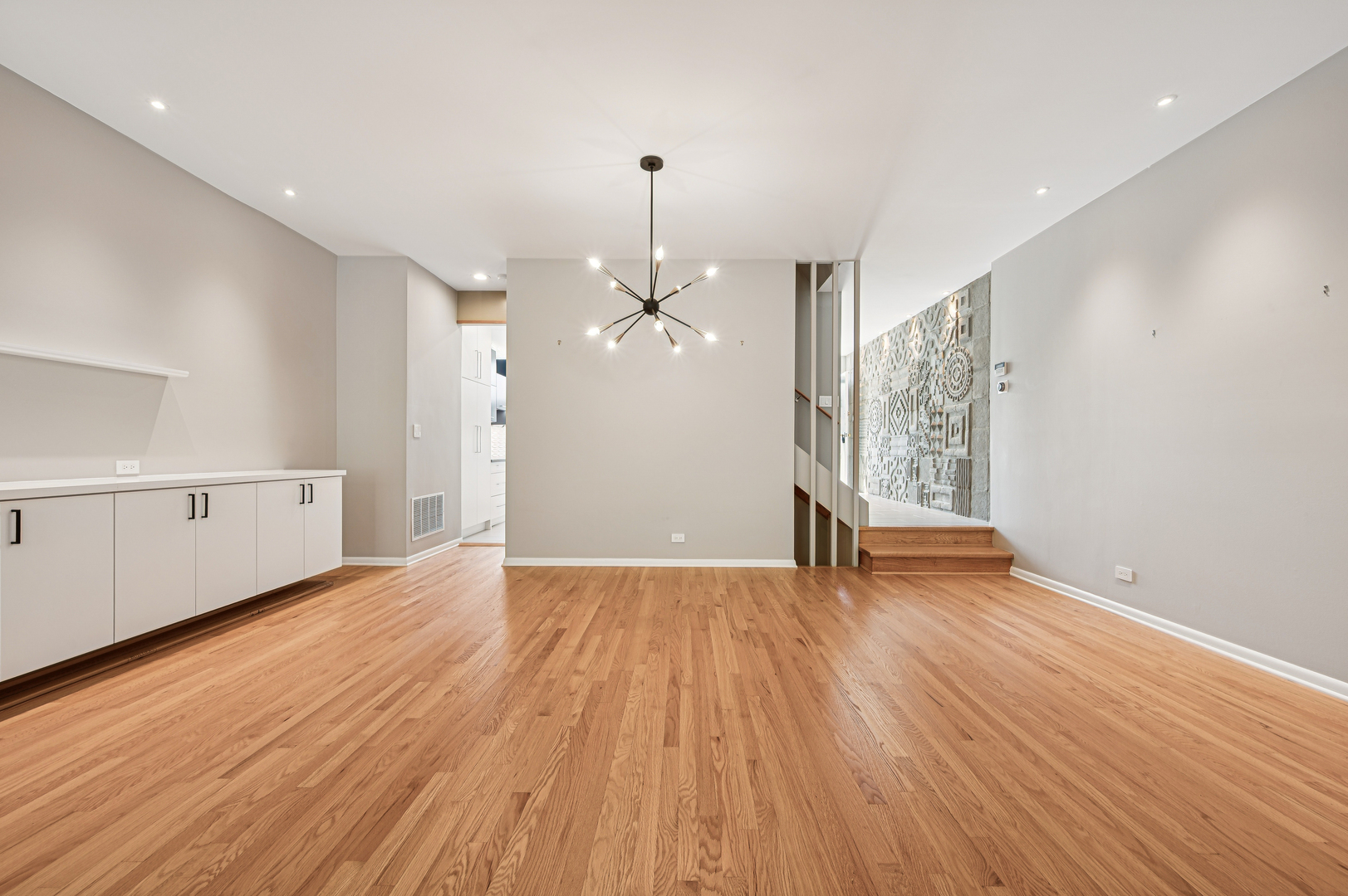 1333 N Sandburg Terrace